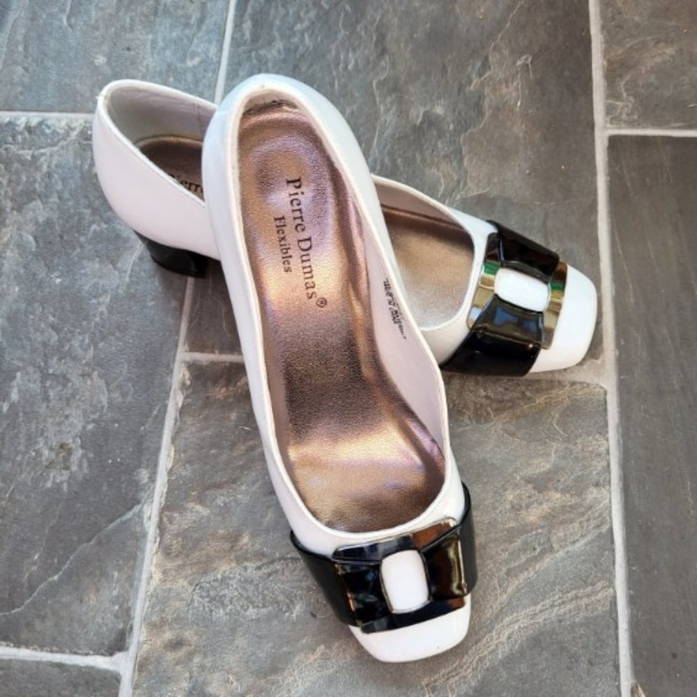 Pierre Dimas Black & White pumps with buckle - size 8M